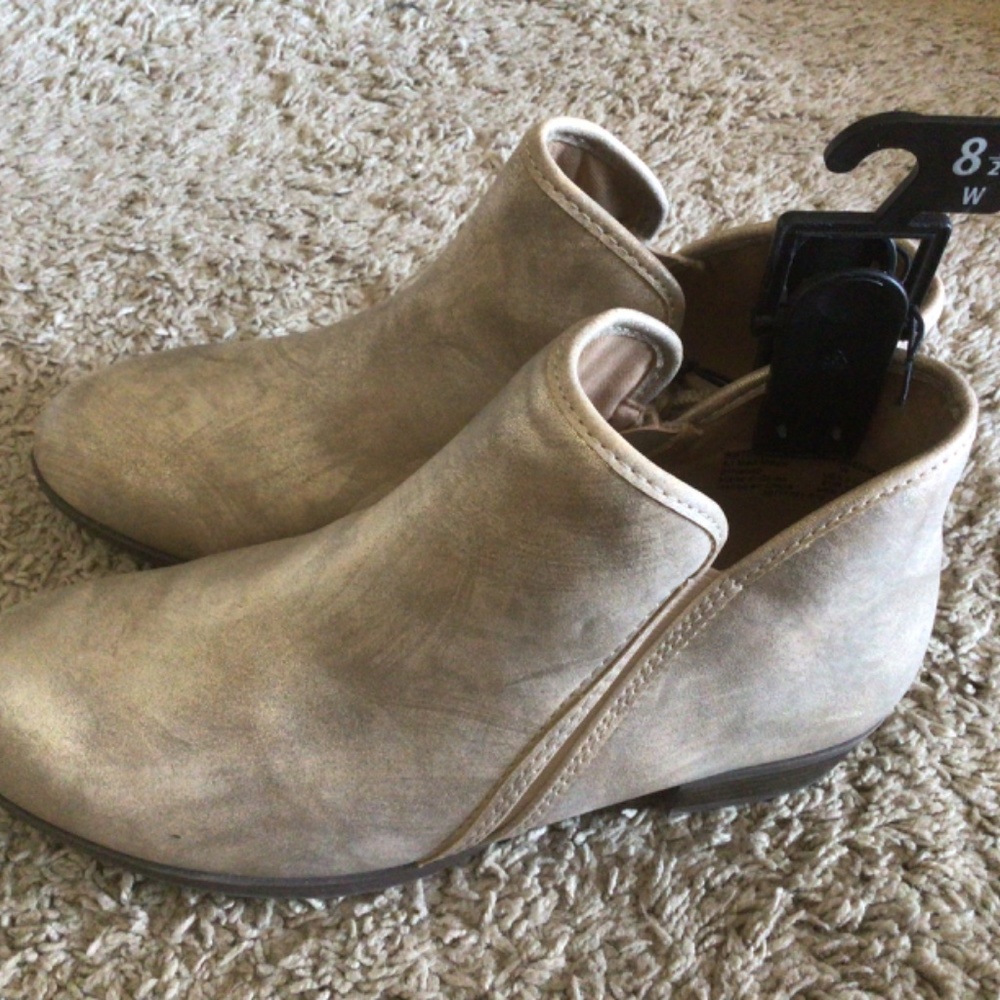 COPY - Time and Tru women’s ankle boots, size 7 wide